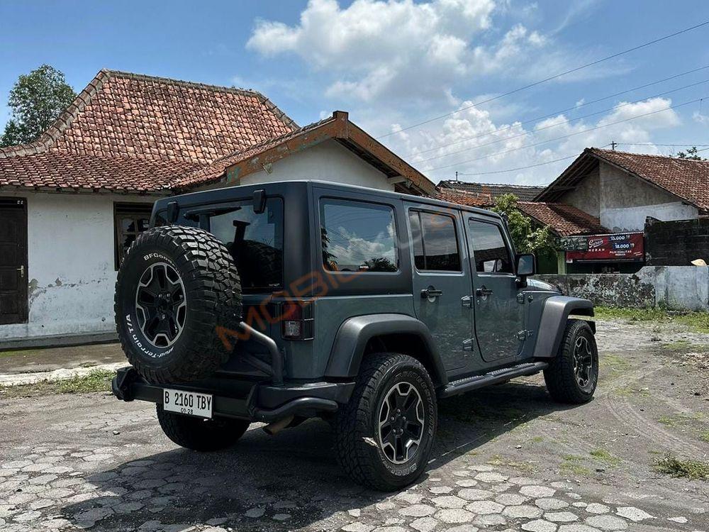 Mobil Jeep Wrangler 2013