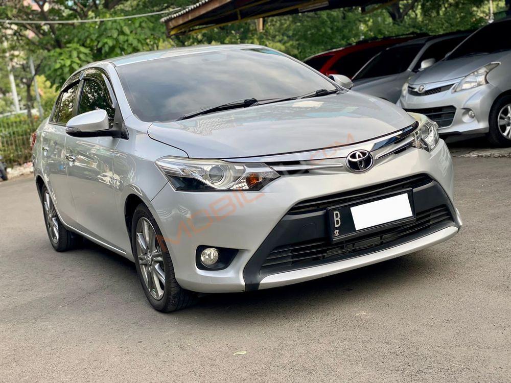 Mobil Toyota Vios 2015