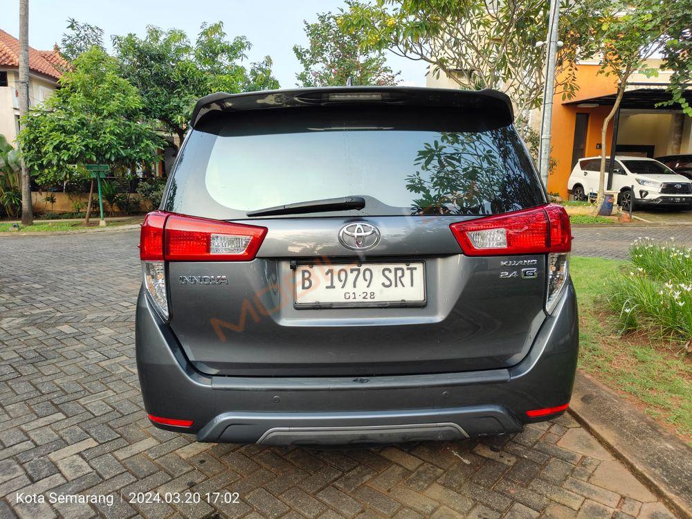 Mobil Toyota Kijang Innova 2017