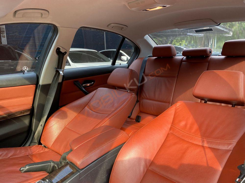 Mobil BMW 3 Series 2011