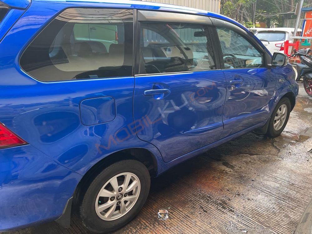 Mobil Toyota Avanza 2015