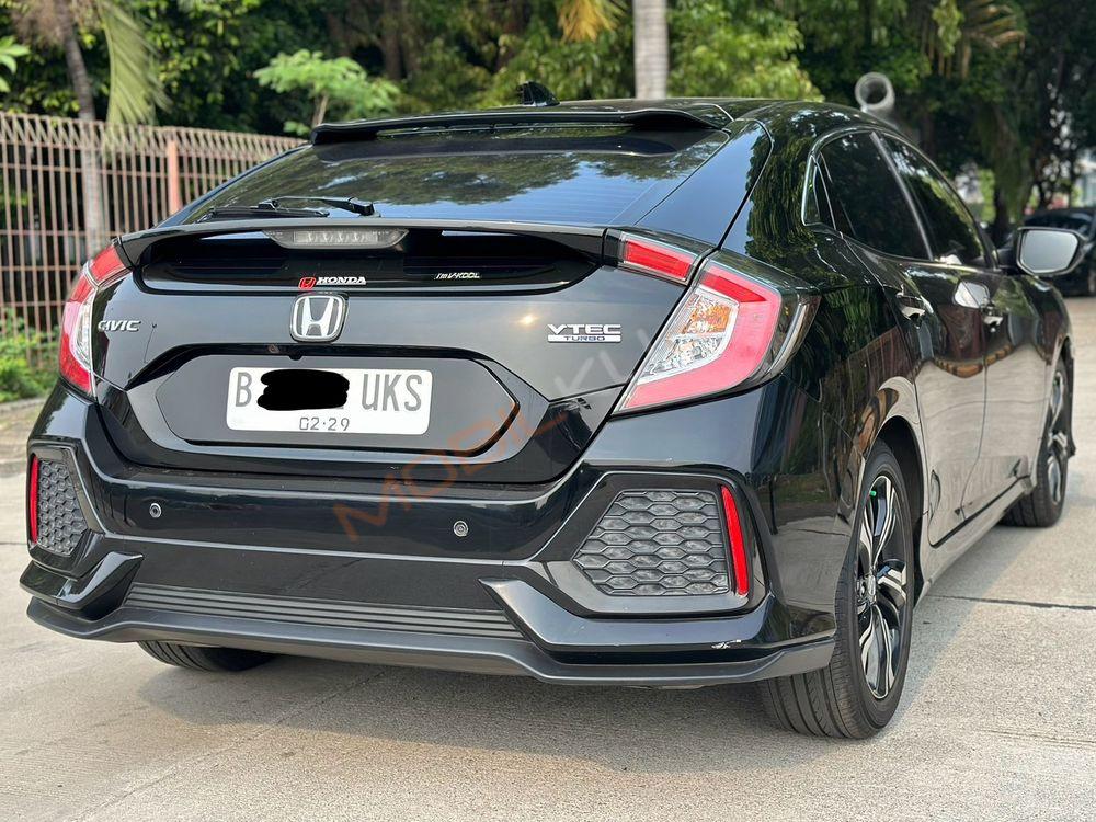 Mobil Honda Civic Hatchback 2018