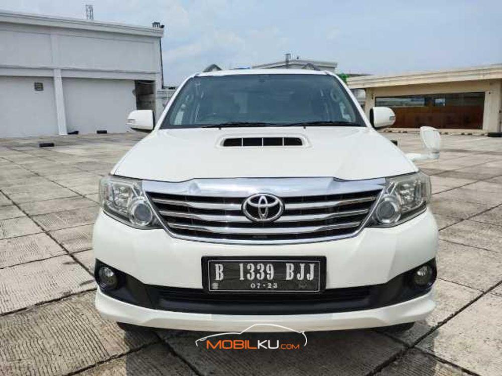 Mobil Toyota Fortuner 2013