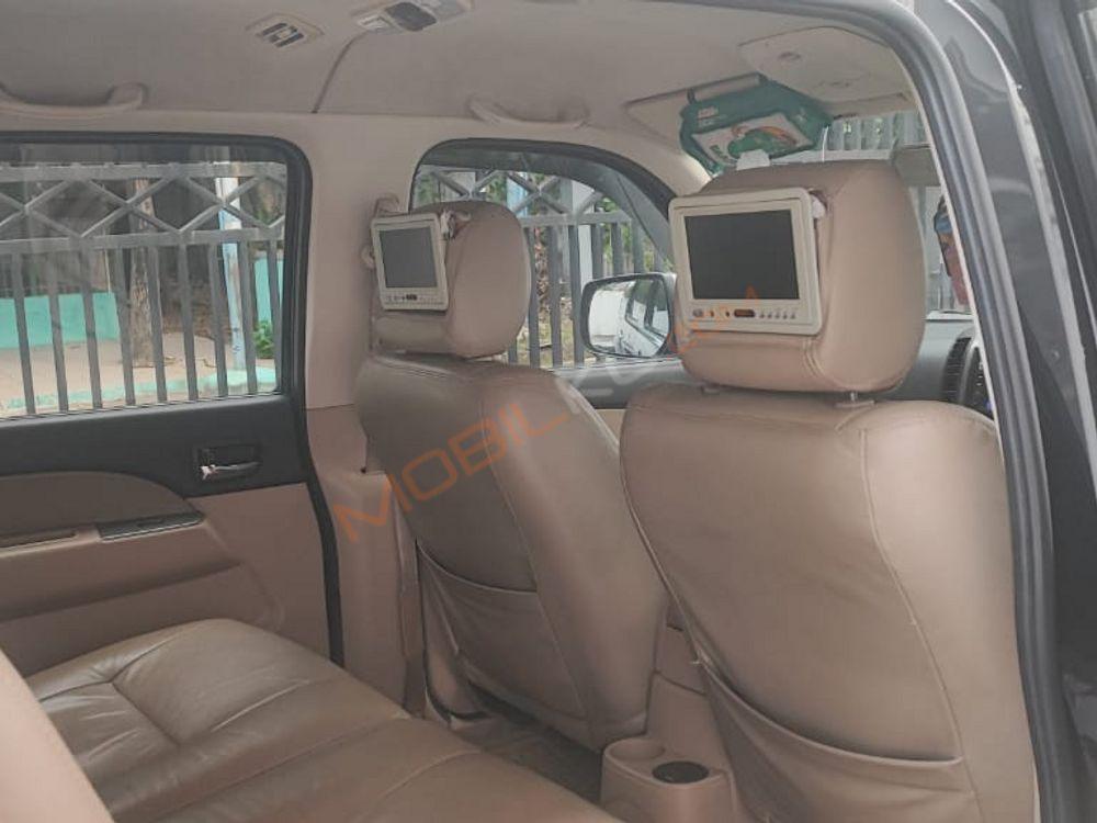 Mobil Ford Everest 2012