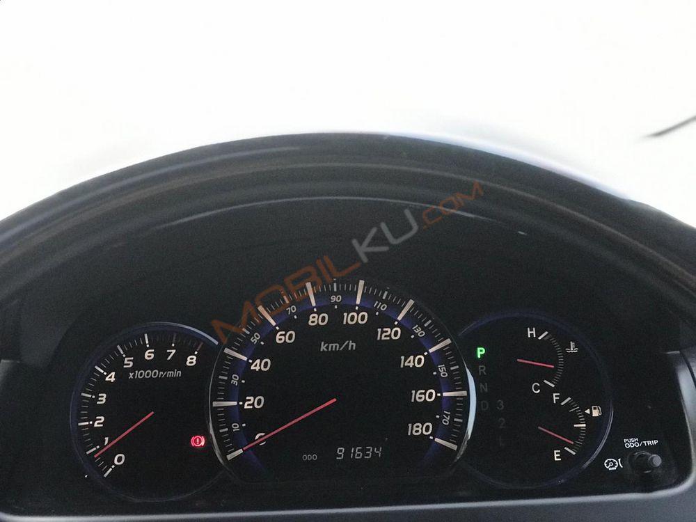 Mobil Toyota Alphard 2008