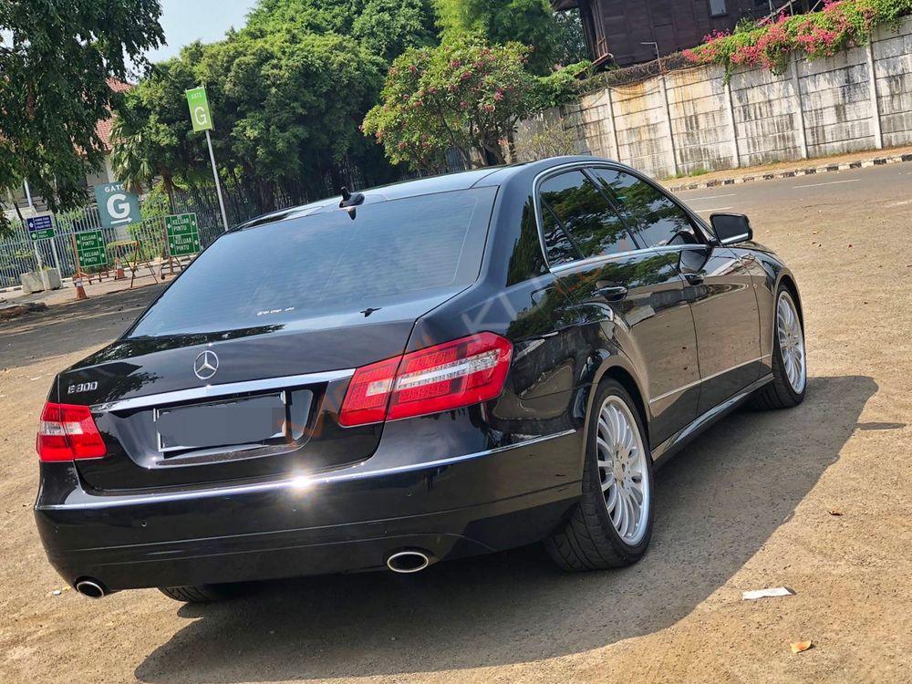 Mobil Mercedes-Benz E-Class 2011