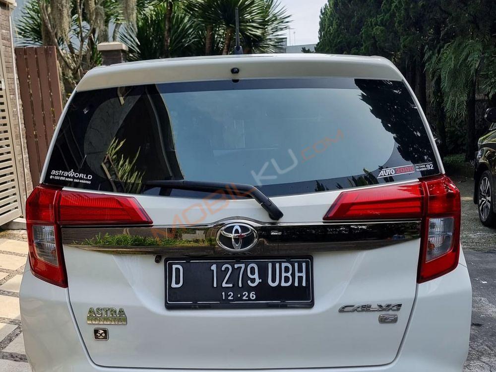Mobil Toyota Calya 2021