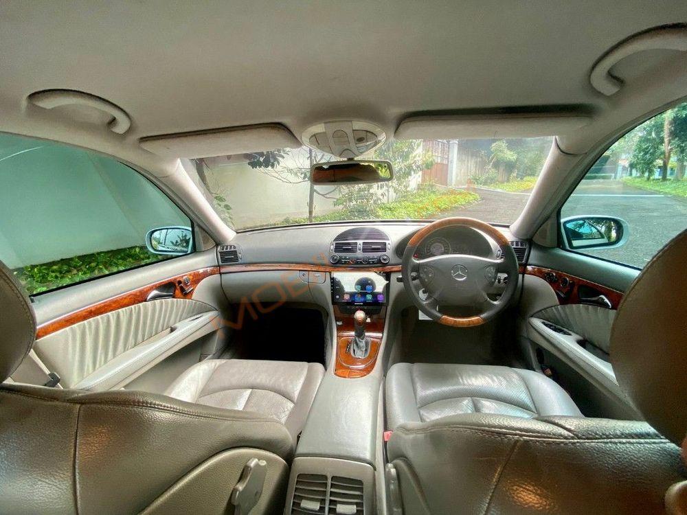 Mobil Mercedes-Benz E-Class 2002