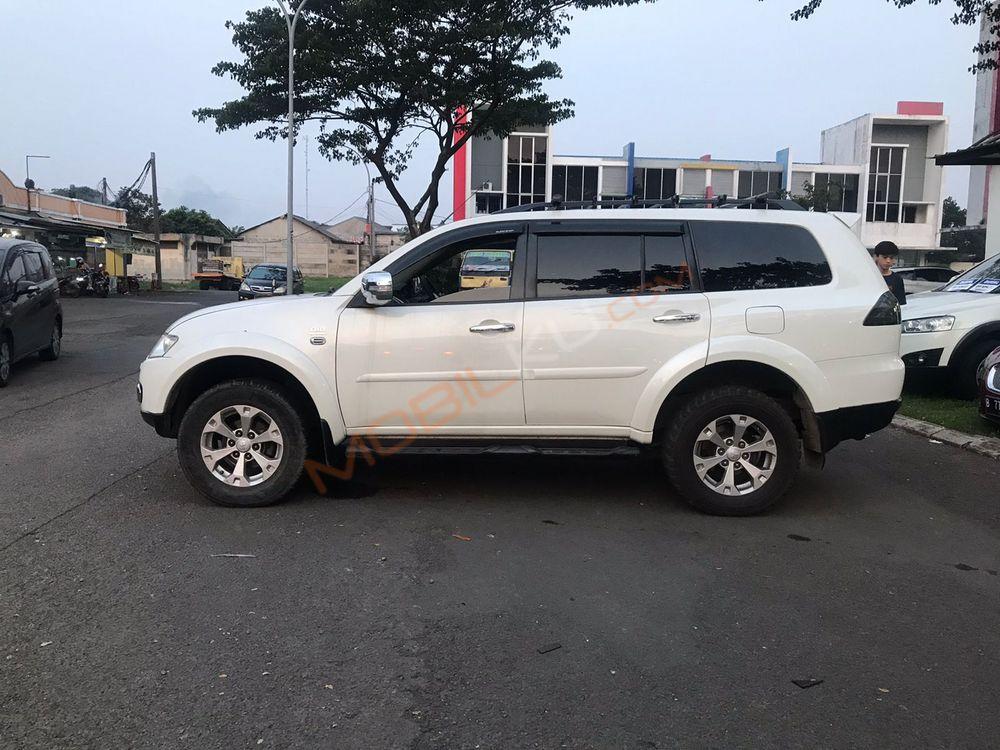 Mobil Mitsubishi Pajero Sport 2012