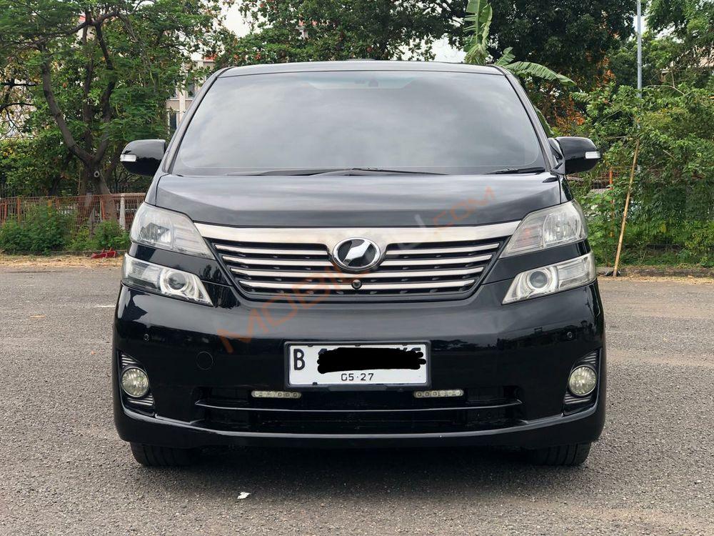 Mobil Toyota Vellfire 2010