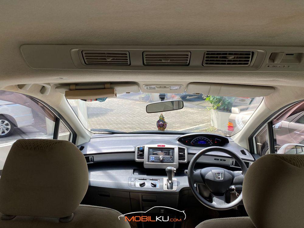 Mobil Honda Freed 2013