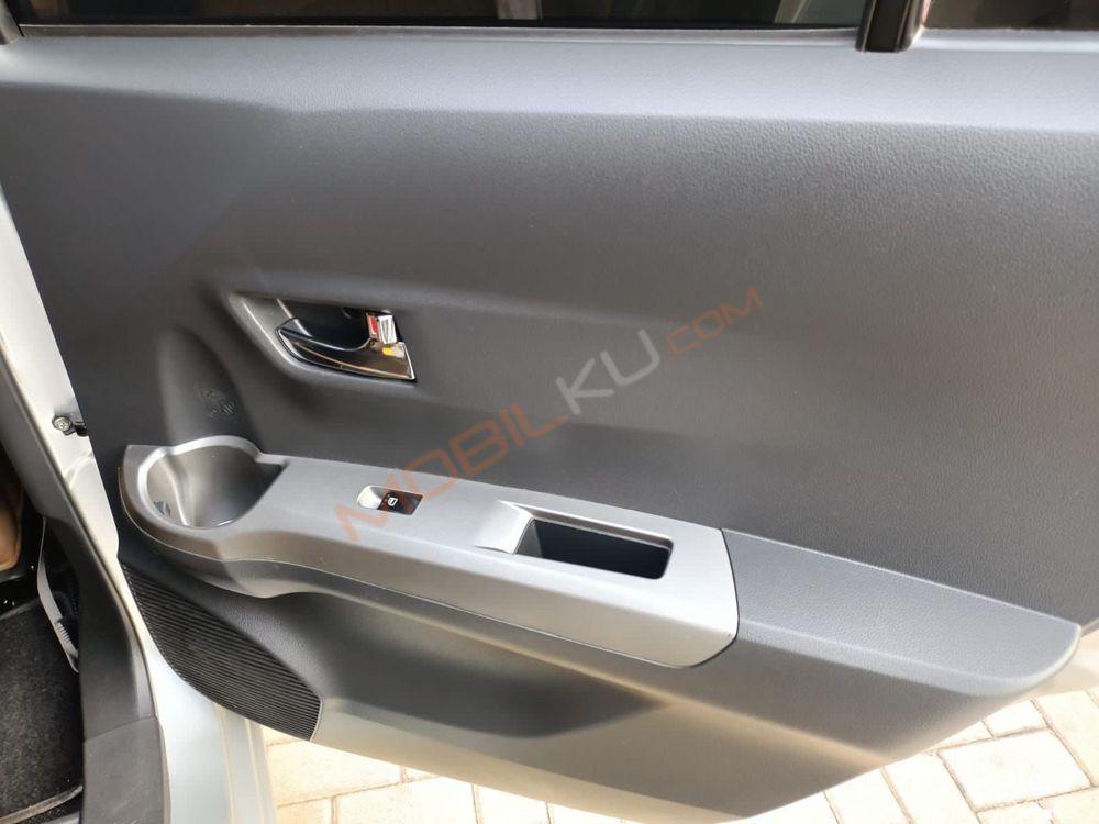 Mobil Toyota Calya 2019