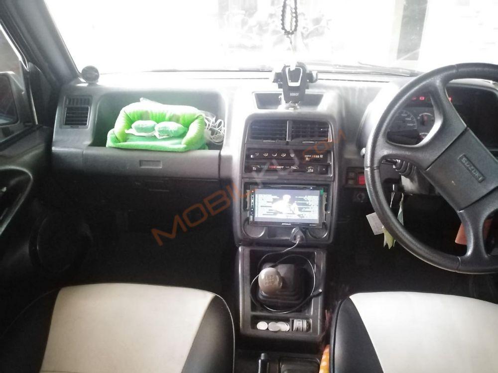 Mobil Suzuki Vitara 1995
