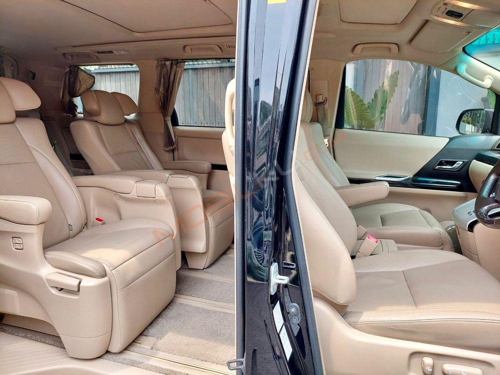 Mobil Toyota Alphard 2012