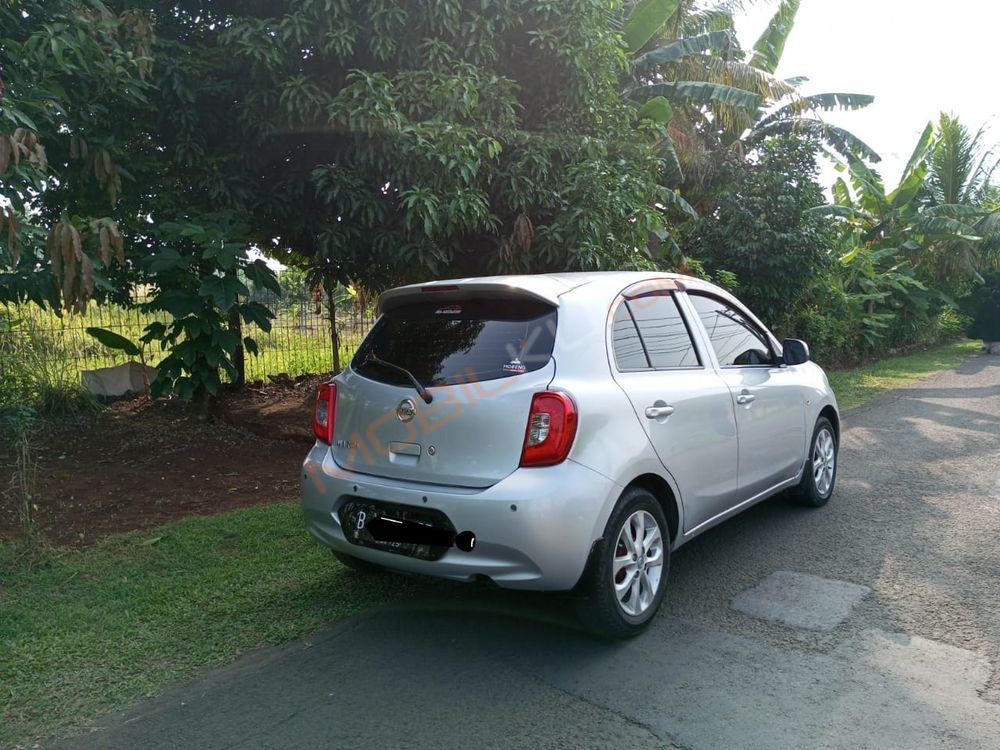 Mobil Nissan March 2015