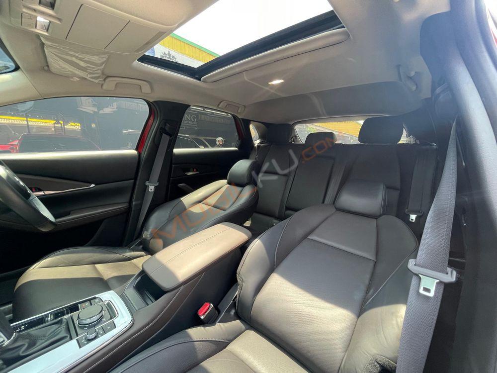 Mobil Mazda CX-30 2023