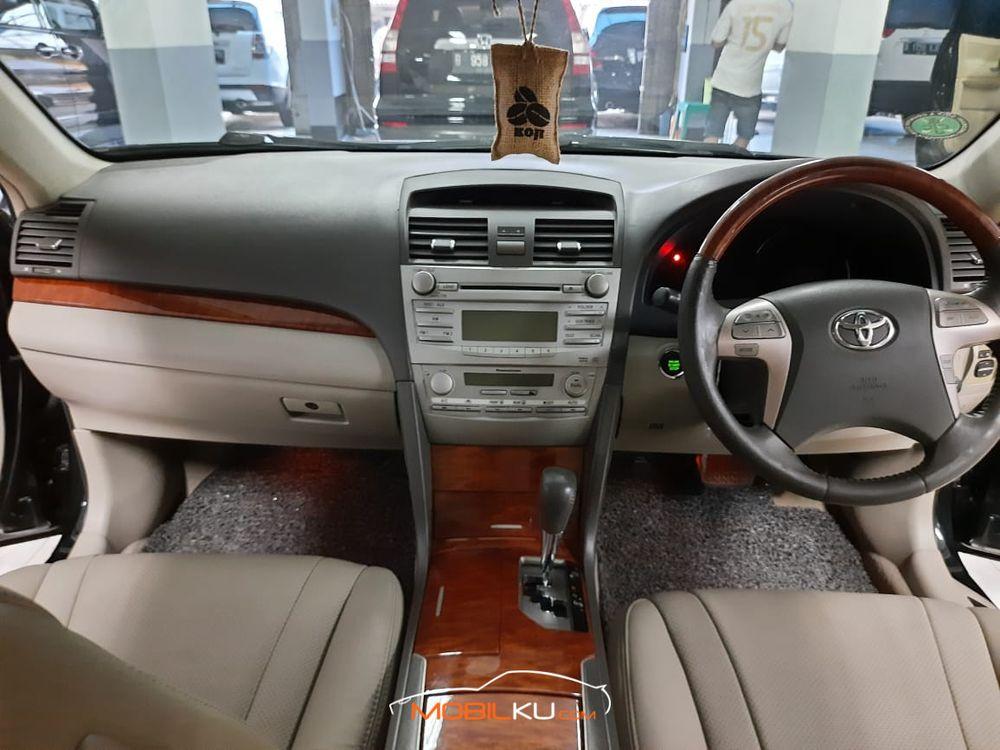 Mobil Toyota Camry 2011