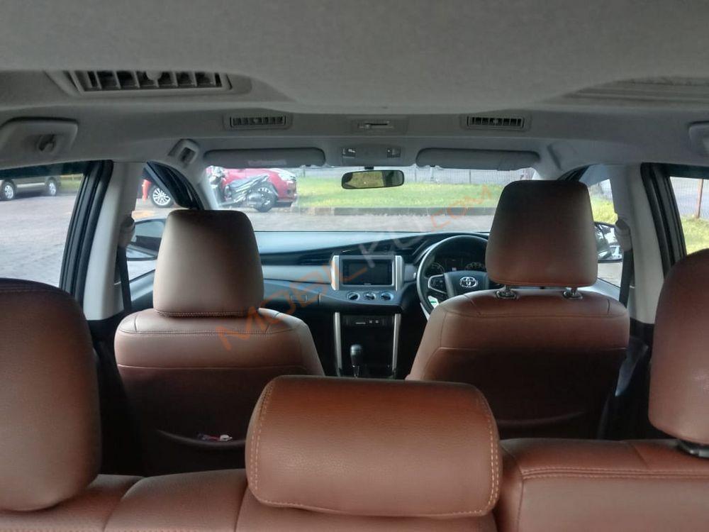 Mobil Toyota Kijang Innova 2020
