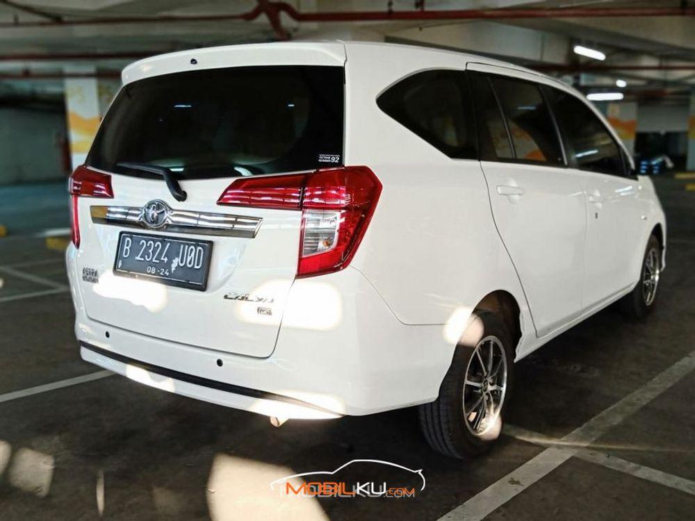 Mobil Toyota Calya 2019