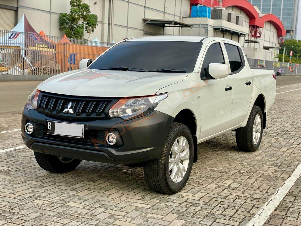 Mobil Mitsubishi Triton 2017