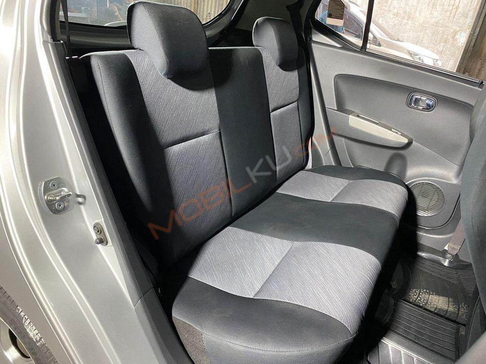 Mobil Toyota Agya 2015