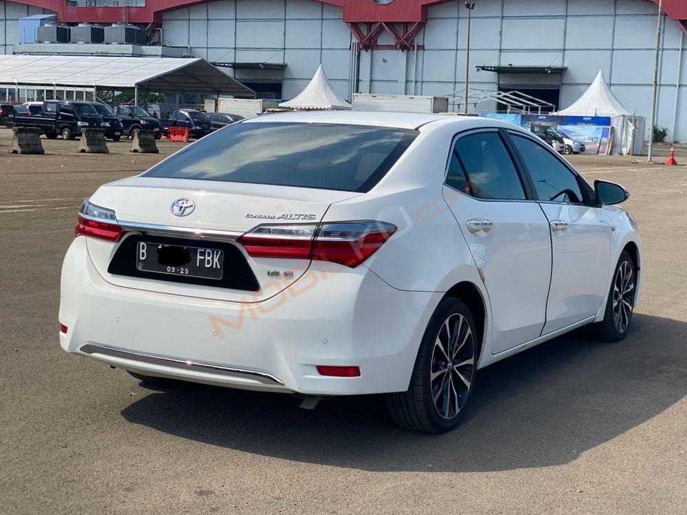 Mobil Toyota Corolla 2017