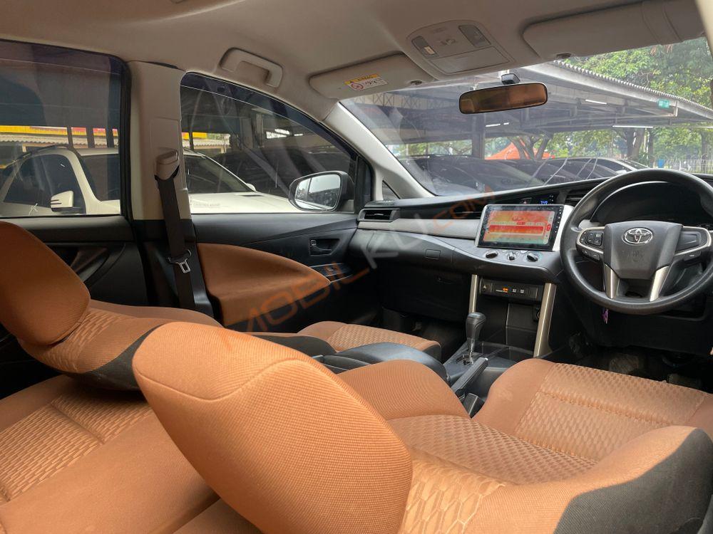 Mobil Toyota Kijang Innova 2017