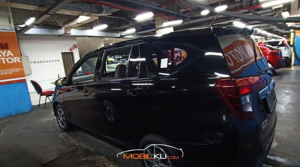 Mobil Toyota Calya 2018