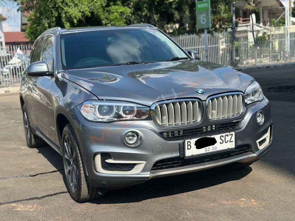 Mobil BMW X5 2015
