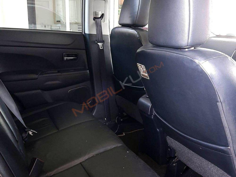 Mobil Mitsubishi Outlander Sport 2014