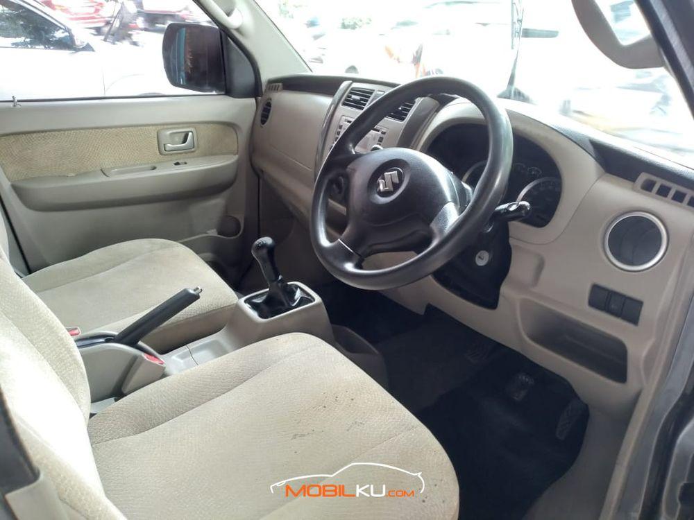 Mobil Suzuki APV 2012