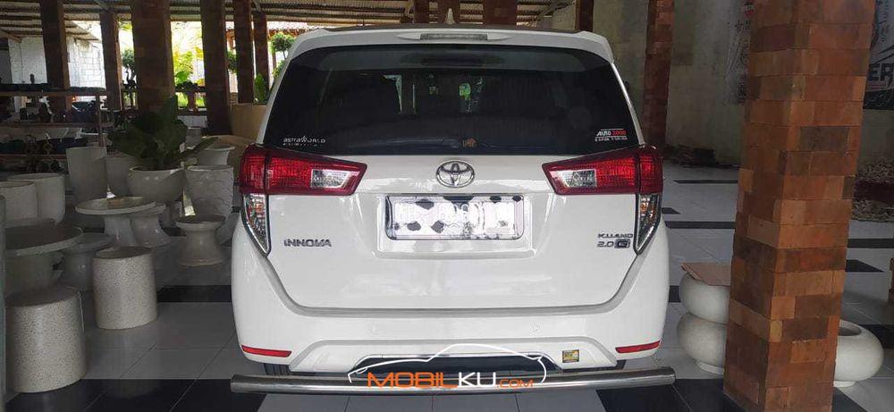 Mobil Toyota Kijang Innova 2016