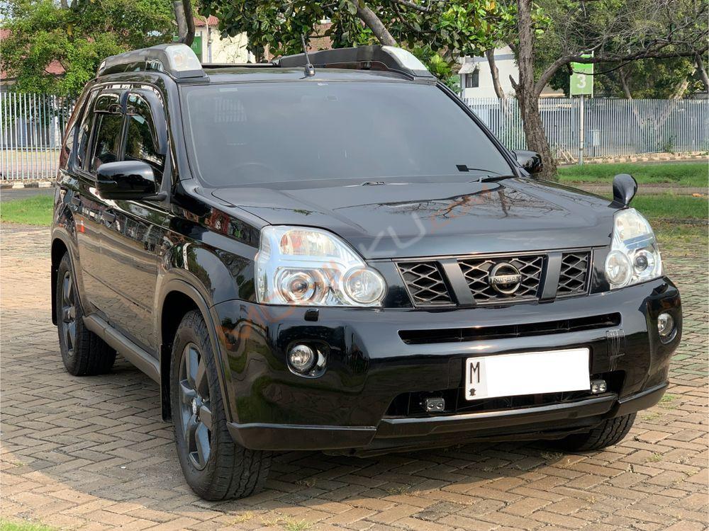 Mobil Nissan X-Trail 2008