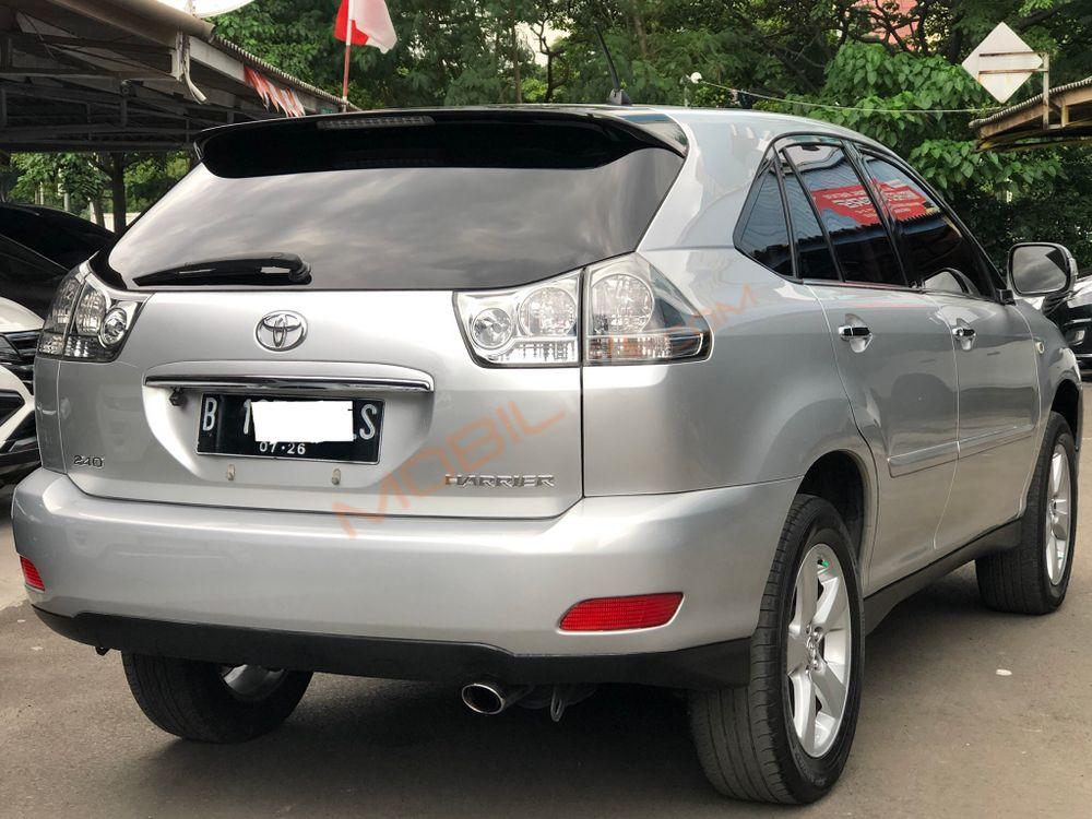 Mobil Toyota Harrier 2013