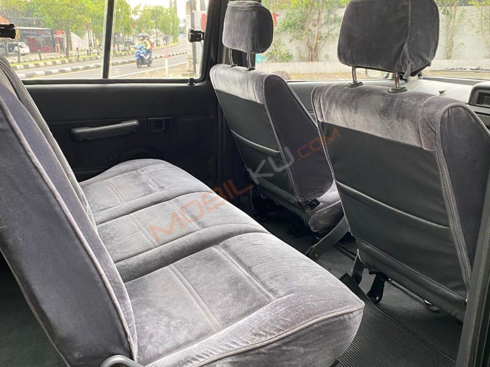 Mobil Toyota Kijang 1996