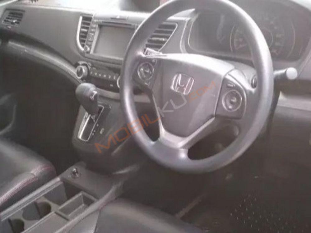 Mobil Honda CR-V 2015