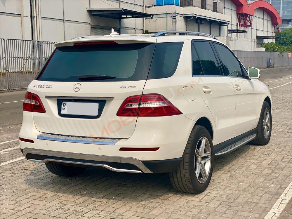 Mobil Mercedes-Benz ML 2015