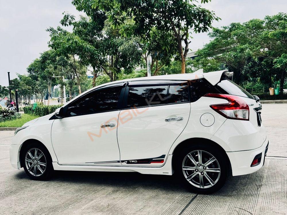 Mobil Toyota Yaris 2016