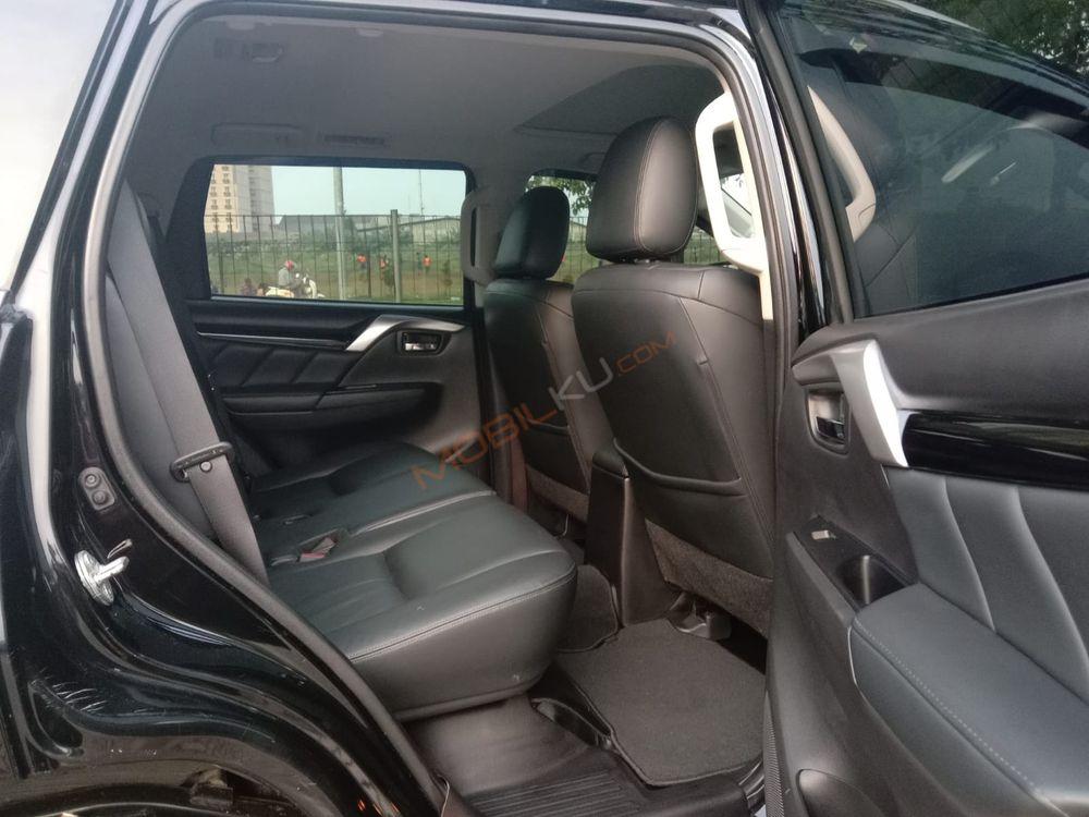 Mobil Mitsubishi Pajero 2017