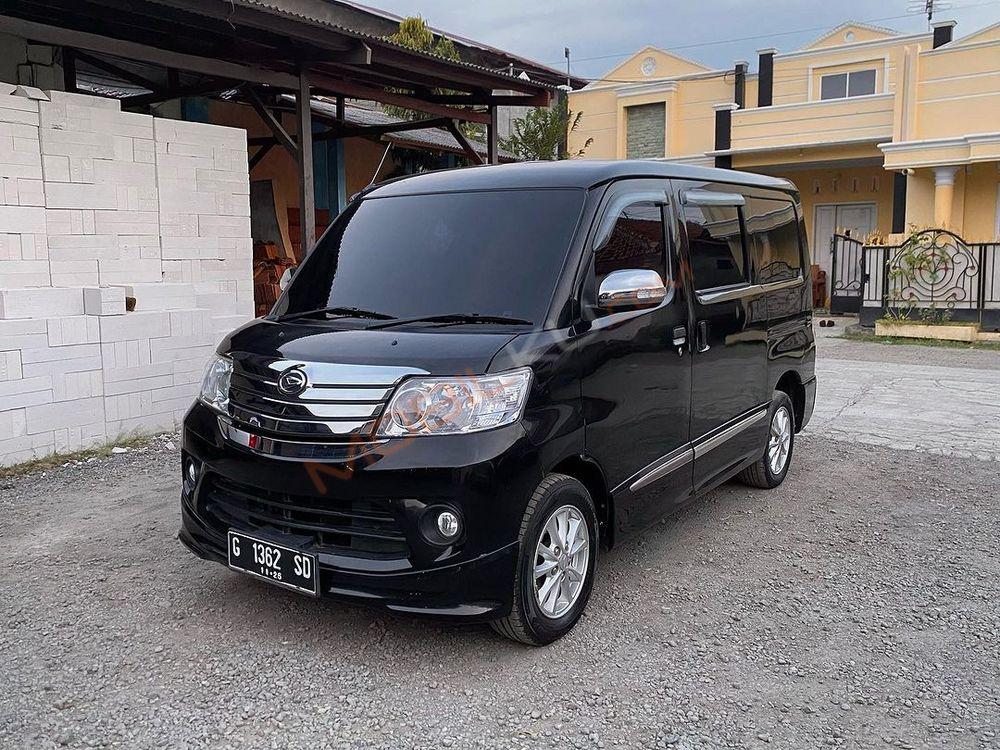 Mobil Daihatsu Luxio 2016