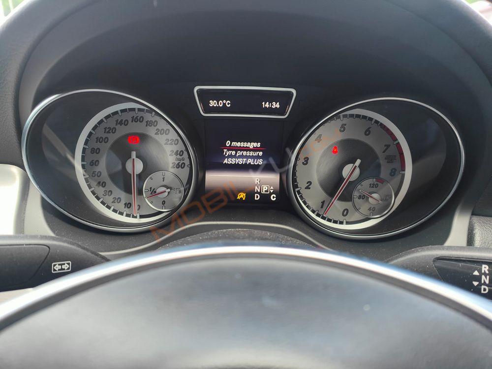 Mobil Mercedes-Benz CLA 2016