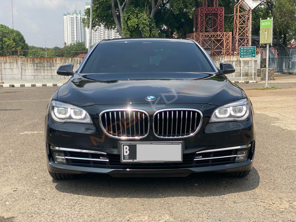 Mobil BMW 7 Series 2016