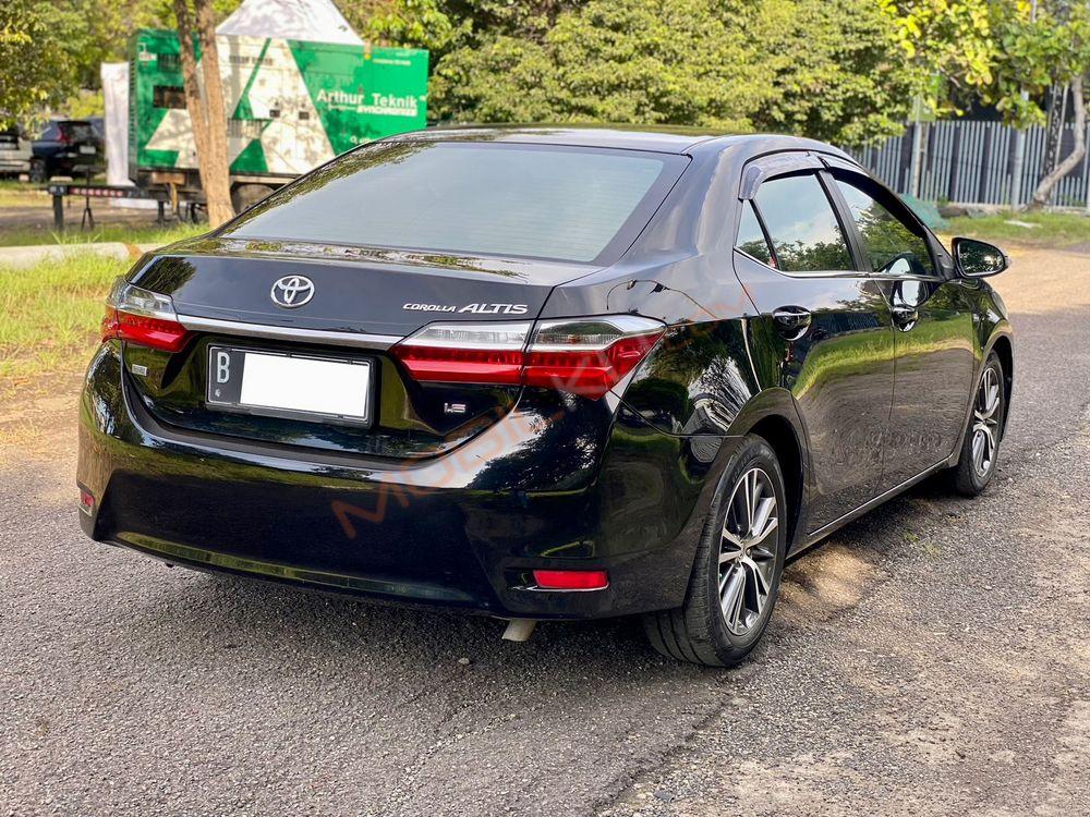 Mobil Toyota Corolla 2018