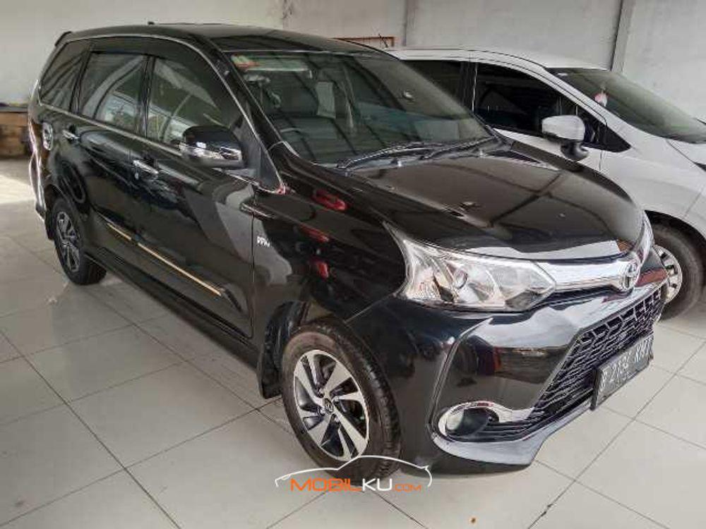 Mobil Toyota Avanza 2015