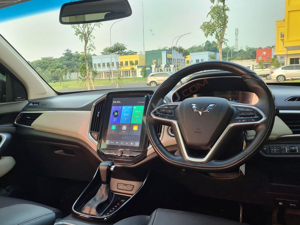 Mobil Wuling Almaz 2019