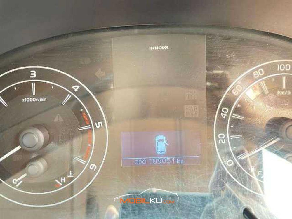 Mobil Toyota Kijang Innova 2018