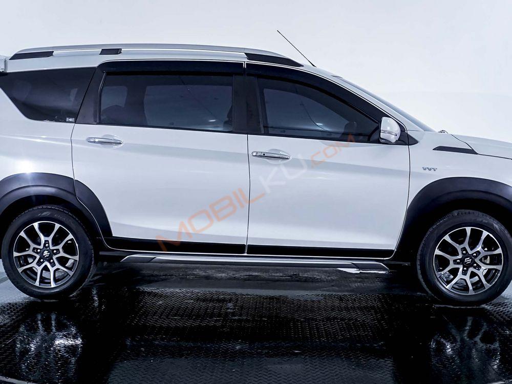 Mobil Suzuki XL7 2020