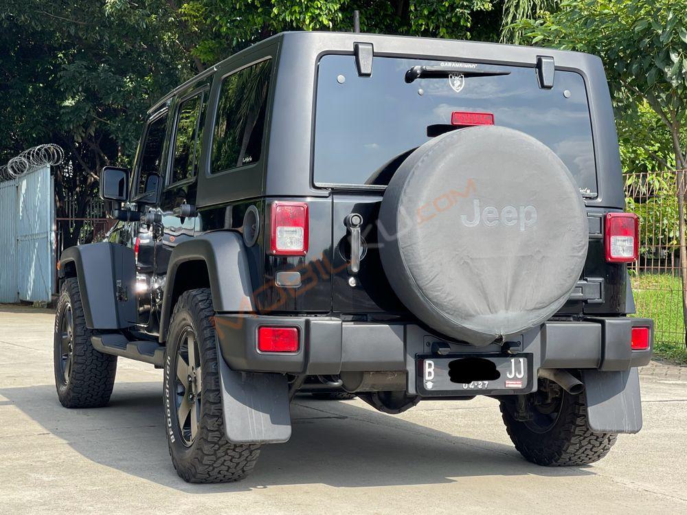 Mobil Jeep Wrangler 2011
