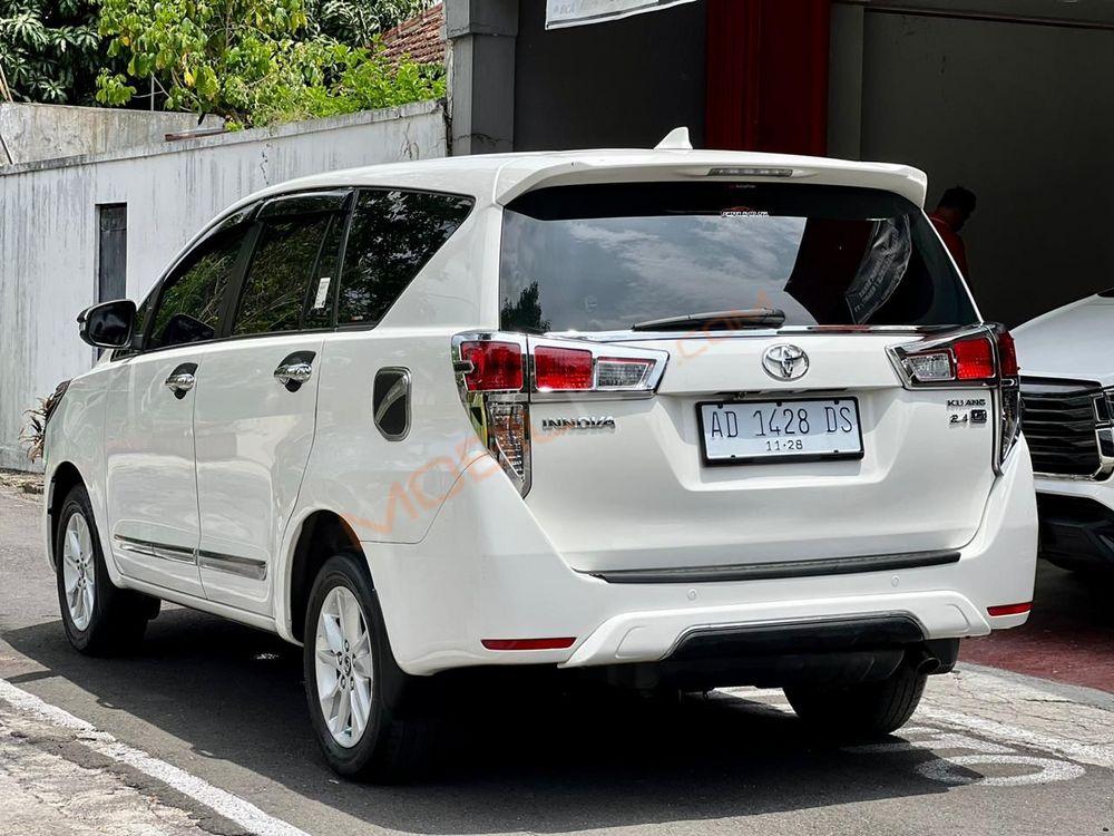 Mobil Toyota Kijang Innova 2016