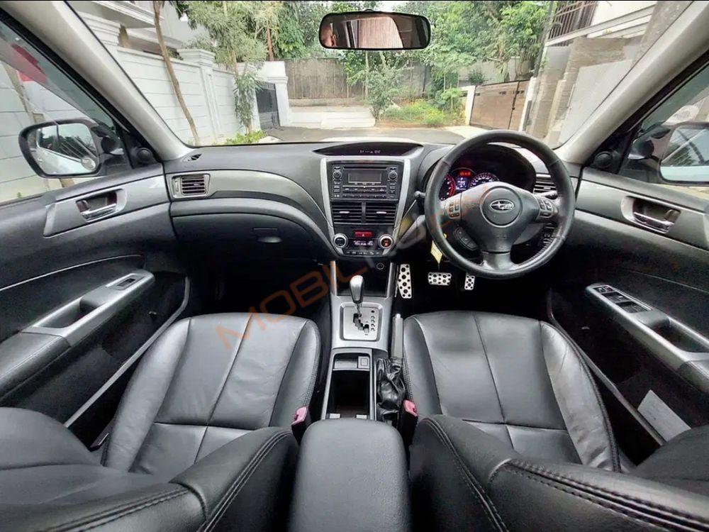 Mobil Subaru Forester 2012
